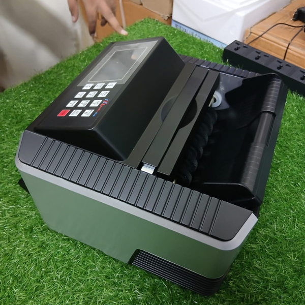 Advanced Currency Counter with Digital Display